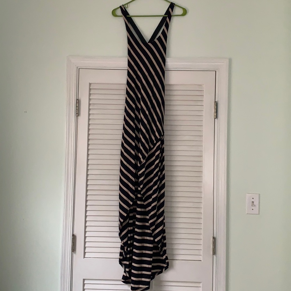 Maxi dress with open back